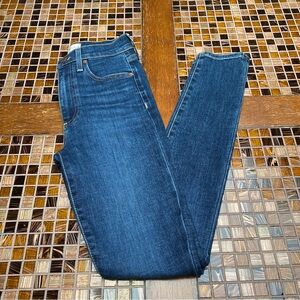 Alice+Olivia Mid Rise Skinny Jeans